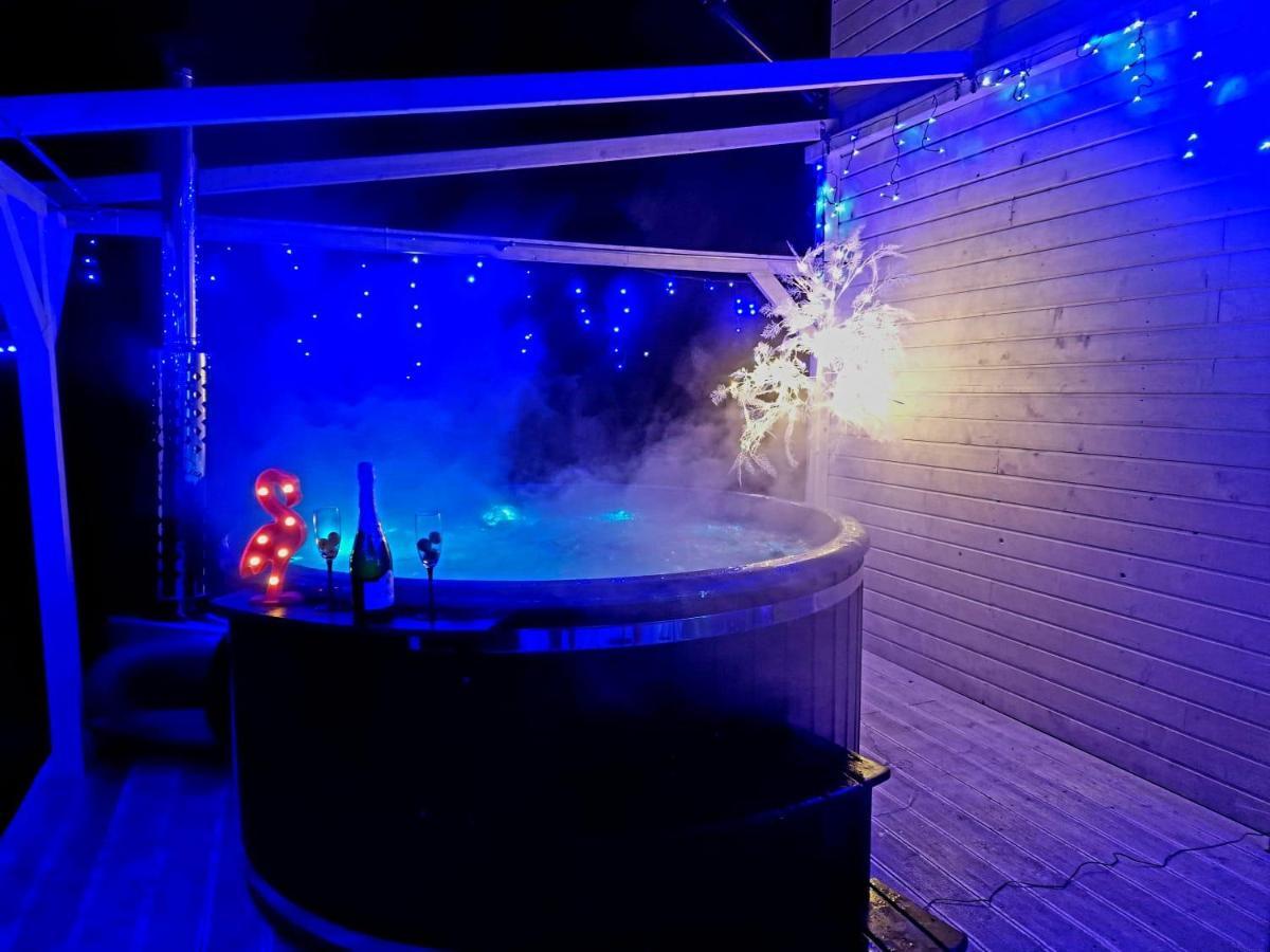 Diamenty Baltyku Wakacyjne Balia Z Jacuzzi Apartment