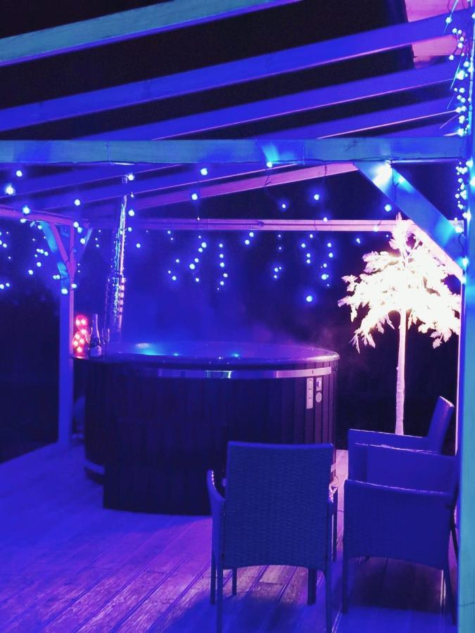 Diamenty Baltyku Wakacyjne Balia Z Jacuzzi Apartment *