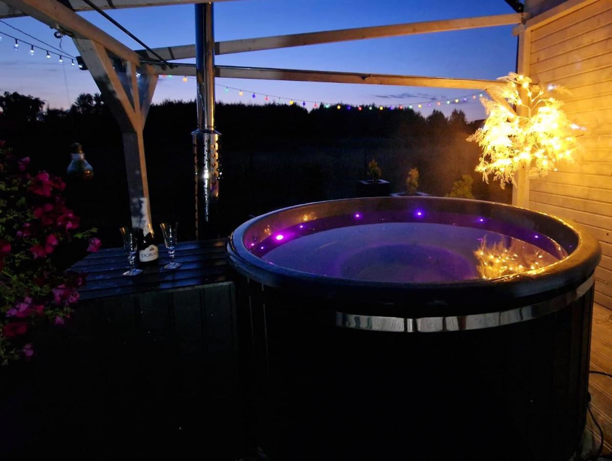 Apartment Diamenty Baltyku Wakacyjne Balia Z Jacuzzi Mielenko